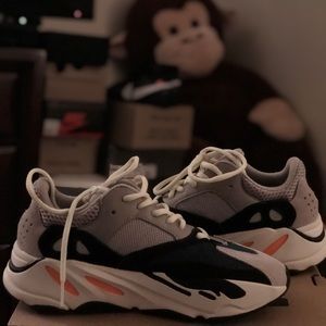 Yeezy boost 700
